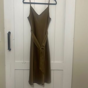 River island brand new green dress with belt, size UK 10, 6 US.